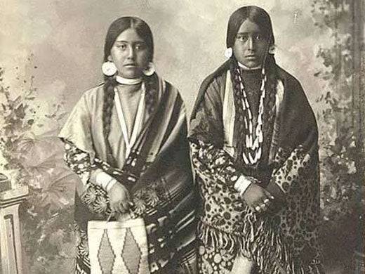 Role of women in traditional Native American societies Role of women in traditional Native American societies