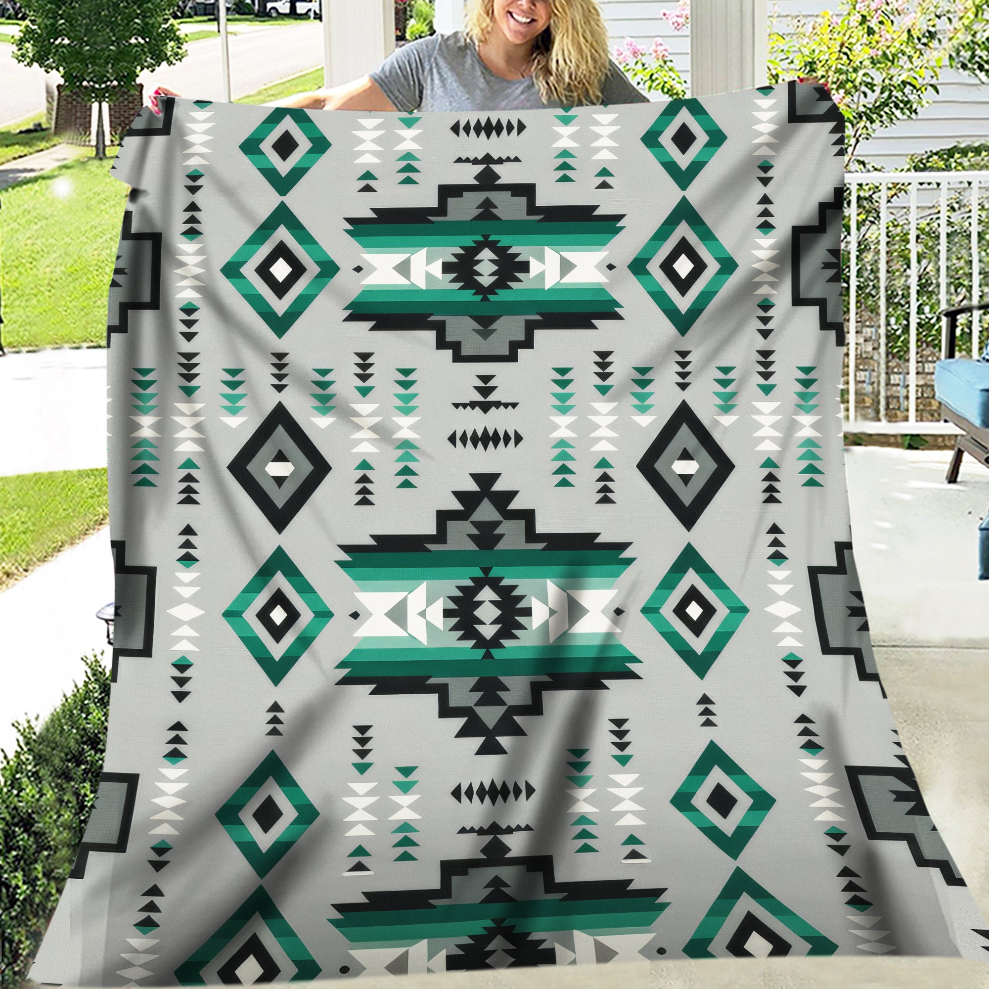 Emerald Horizon Soft And Warm Fleece Blanket