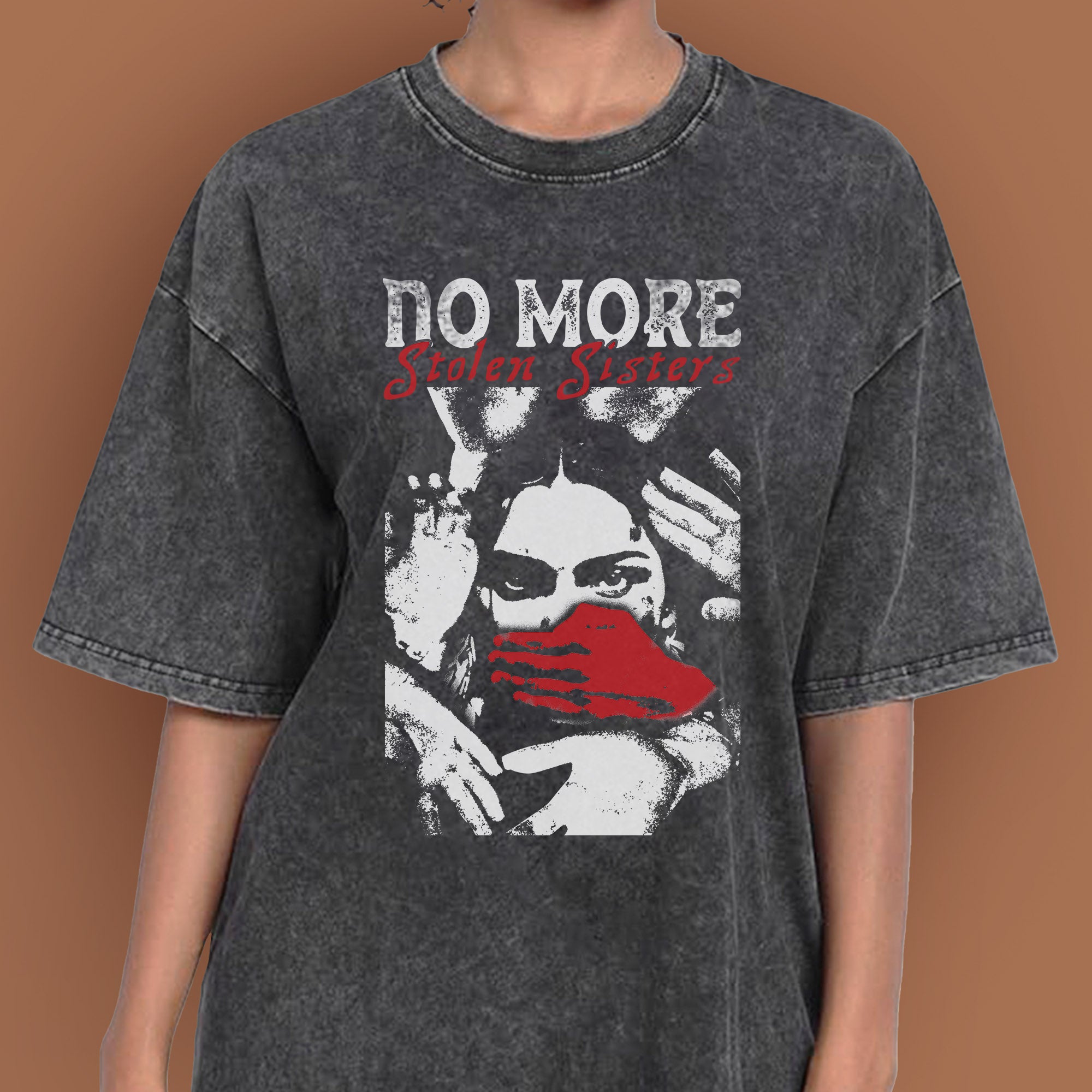 No More Stolen Sisters Red Hand – MMIW Unisex Mineral Washed T-Shirt