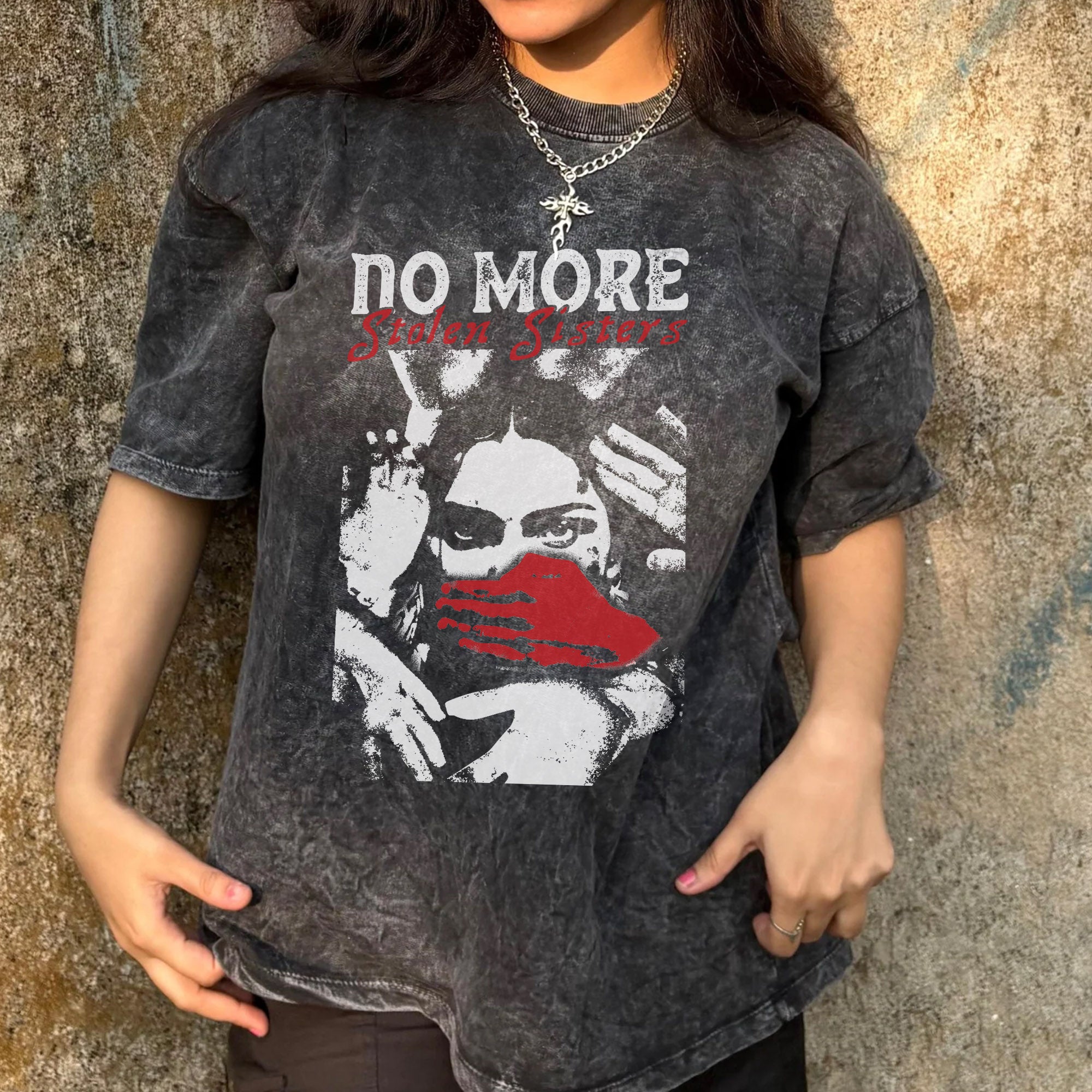 No More Stolen Sisters Red Hand – MMIW Unisex Mineral Washed T-Shirt