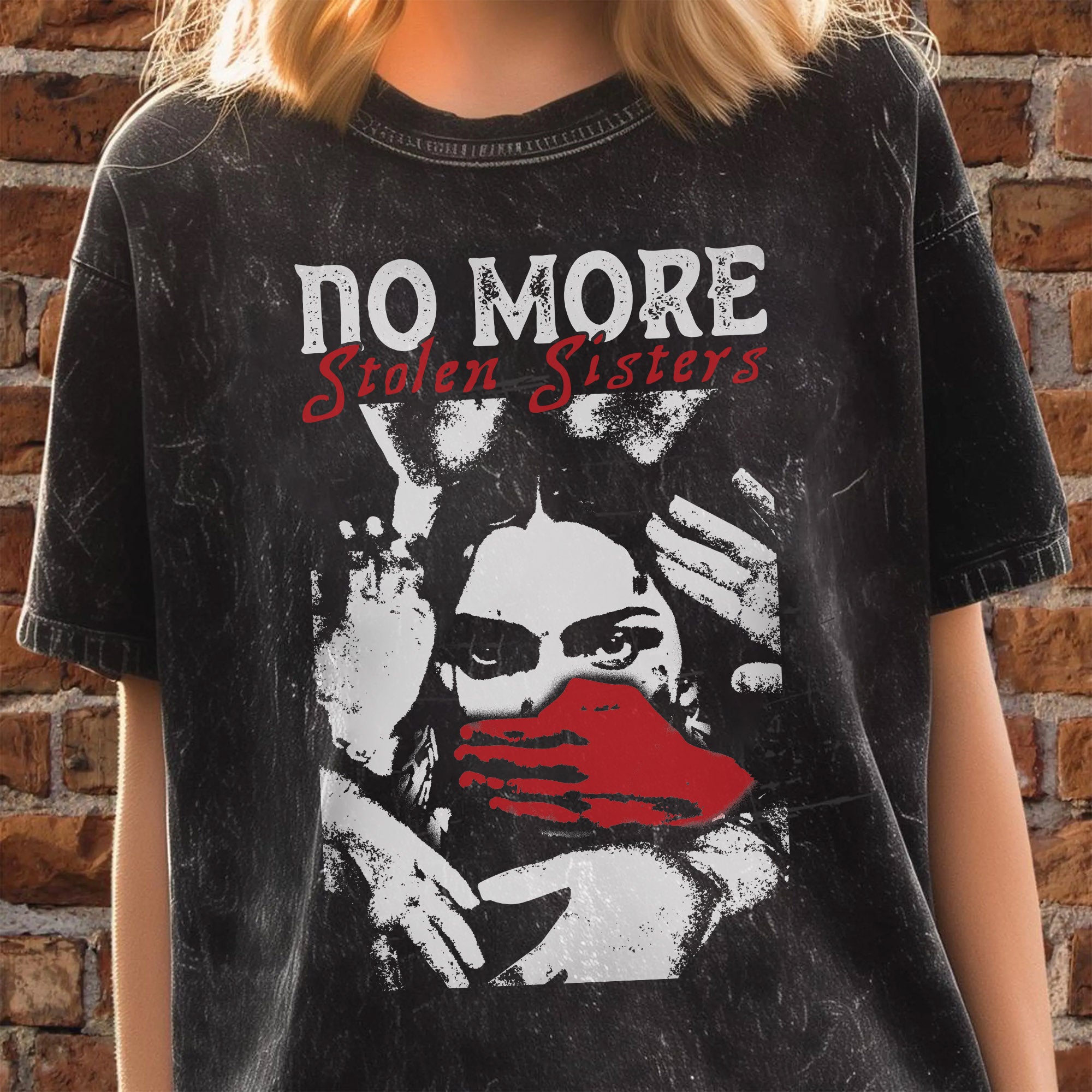 No More Stolen Sisters Red Hand – MMIW Unisex Mineral Washed T-Shirt