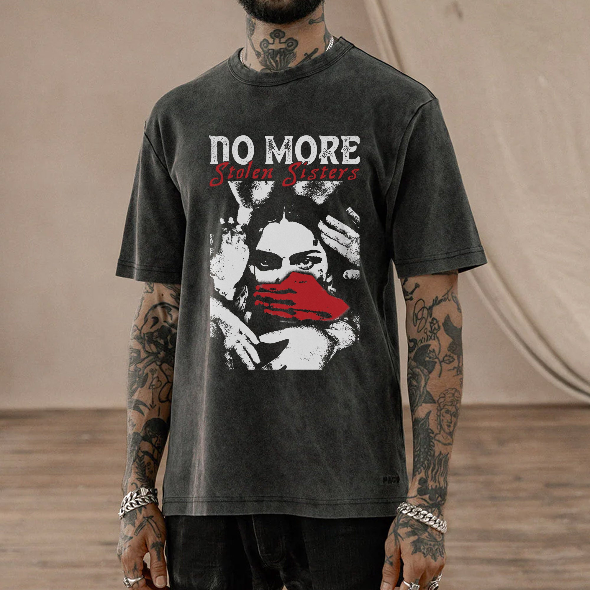 No More Stolen Sisters Red Hand – MMIW Unisex Mineral Washed T-Shirt