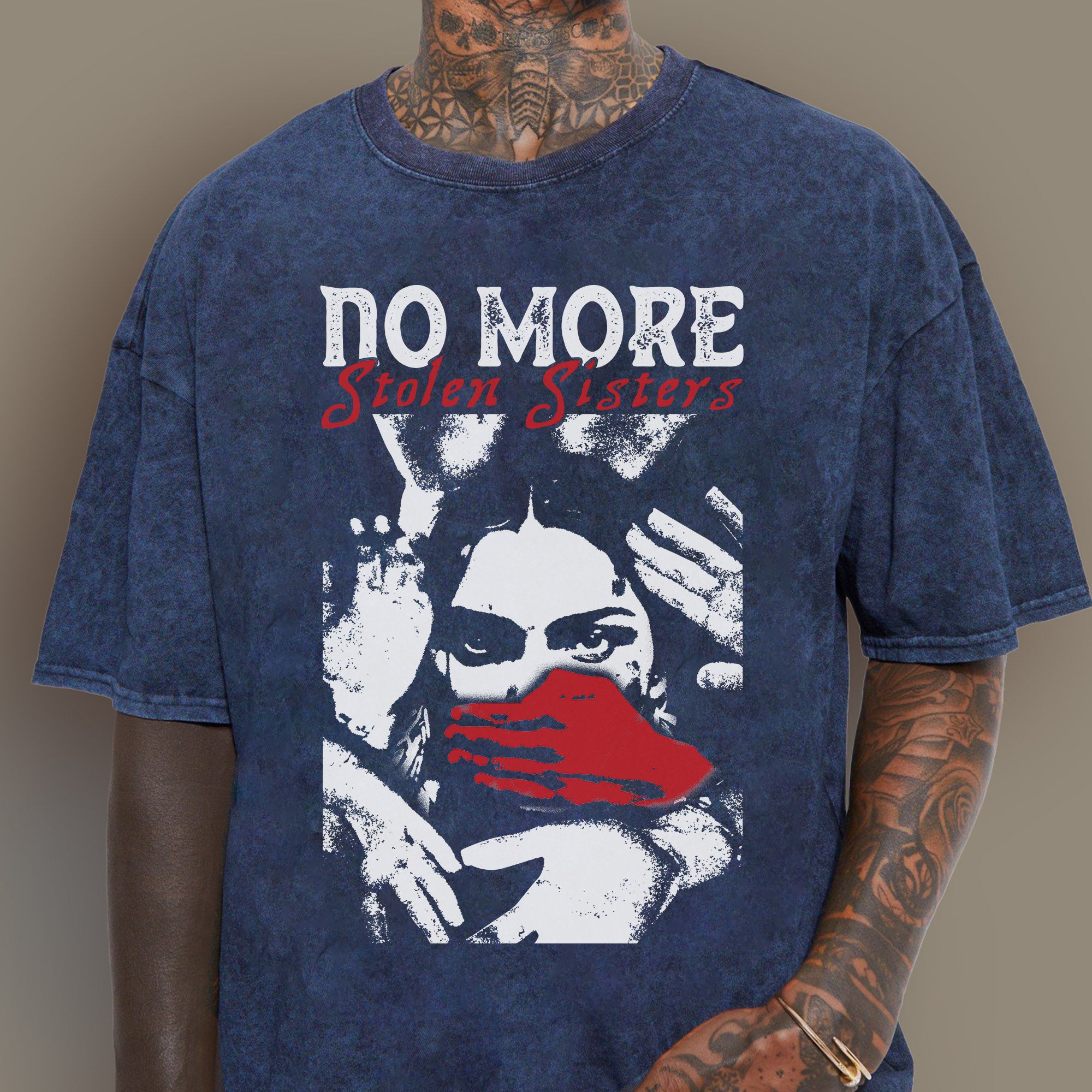 No More Stolen Sisters Red Hand – MMIW Unisex Mineral Washed T-Shirt