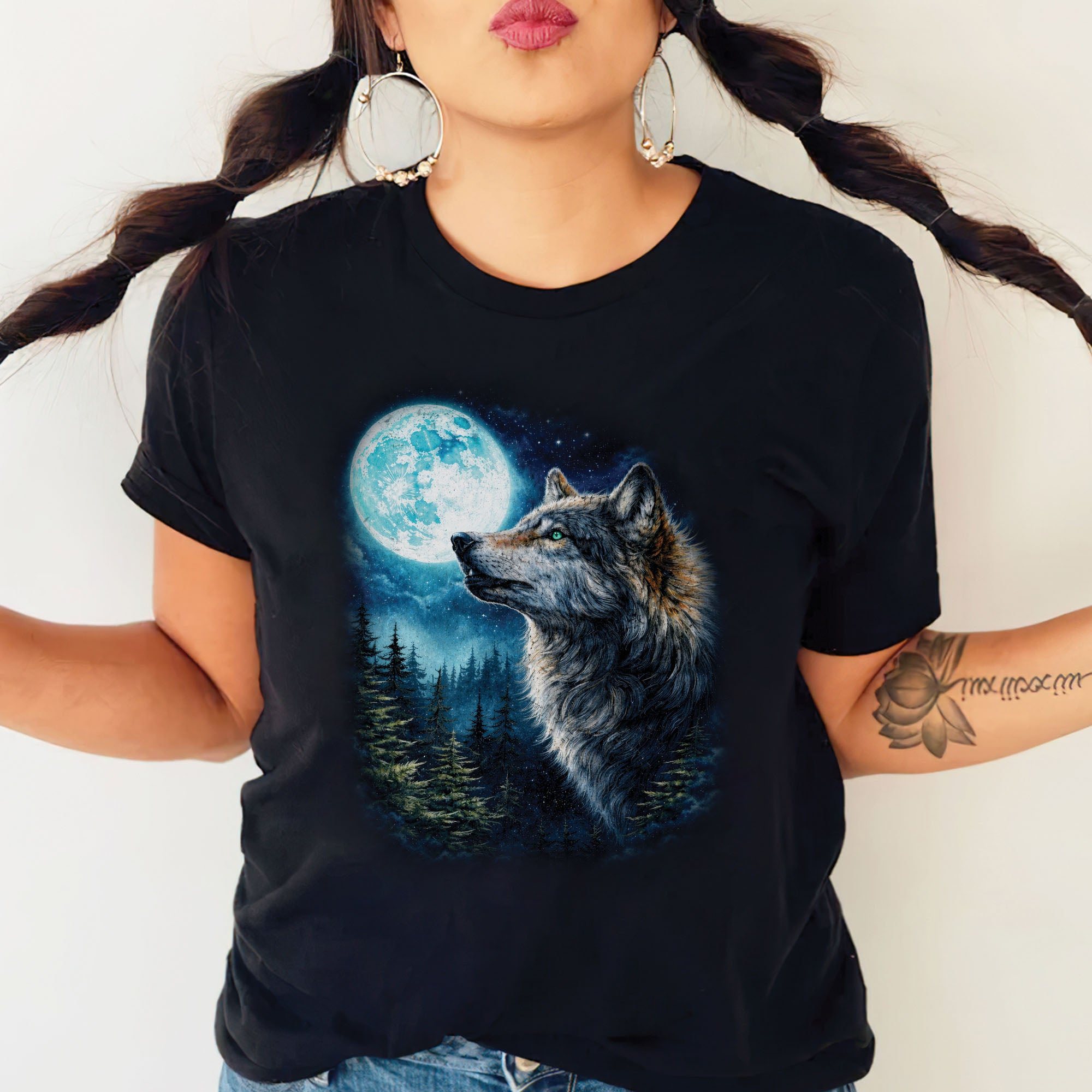 Wolf Howling at Moon Night Forest Art Spirit Animal Design Unisex T-shirt/T-shirt V-Neck/Hoodie/Sweatshirt