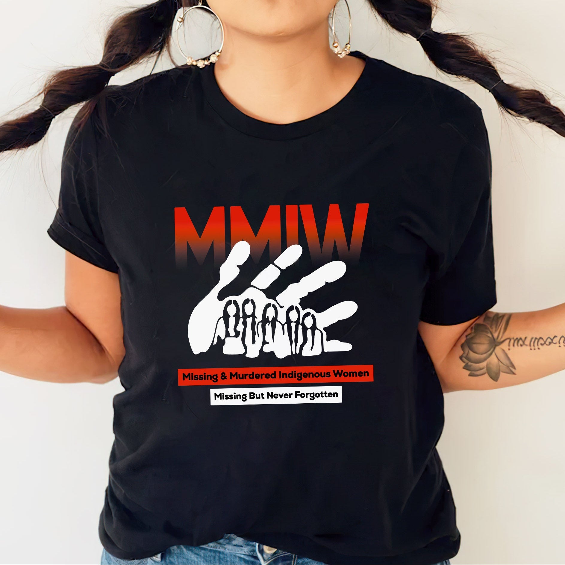 MMIW Missing & Murdered Indigenous Women Missing But Never Forgotten Unisex T-shirt/T-shirt V-Neck/Hoodie/Sweatshirt