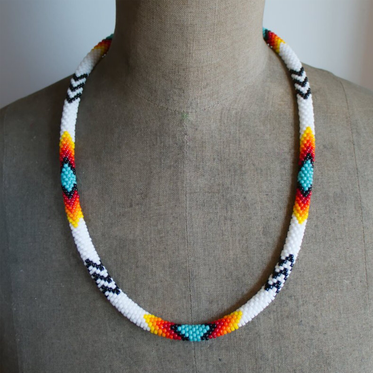 Native american beaded outlet necklace patterns
